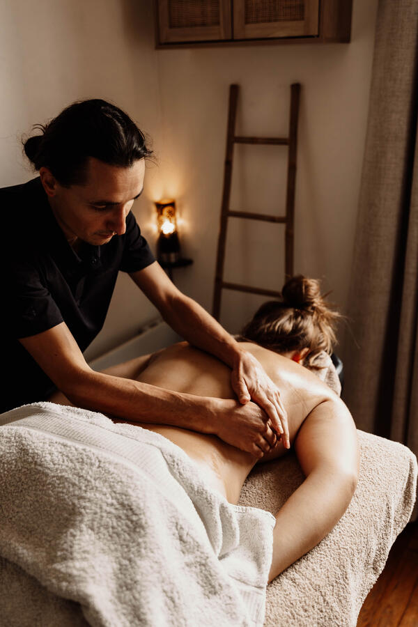 Séance de massage bien-être aux huiles à Lyon